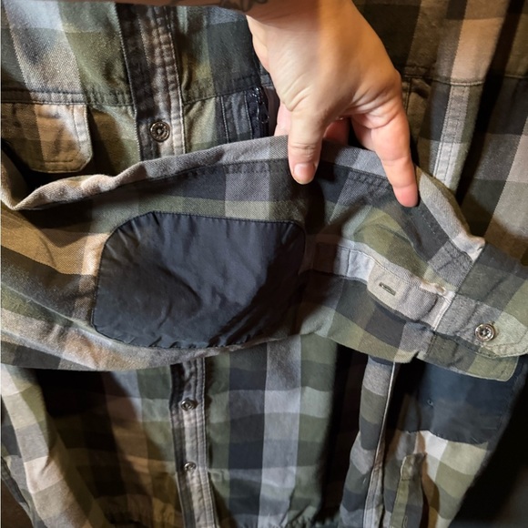 Wrangler ATG Green and Gray Lightweight Shirt Jacket - Picture 2 of 6